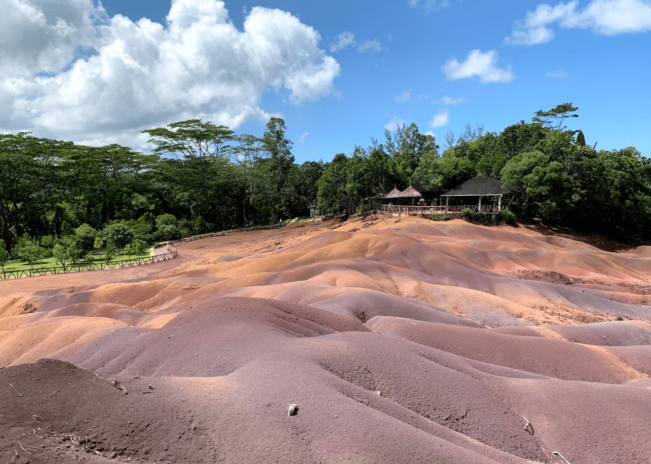 7色の大地の画像